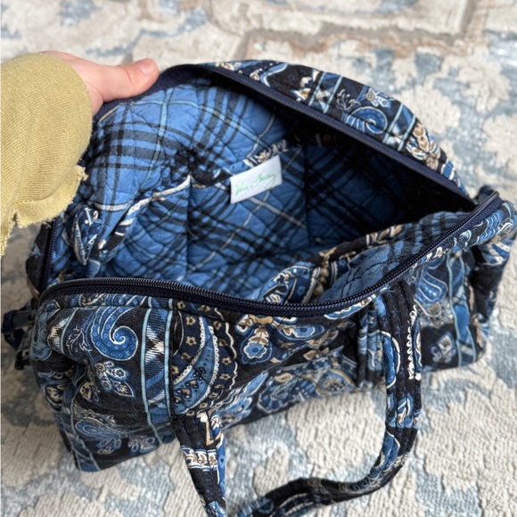 Vera Bradley shoulder bag Iconic Paisley in Blue, Brown, light blue & Tan - Picture 4 of 8